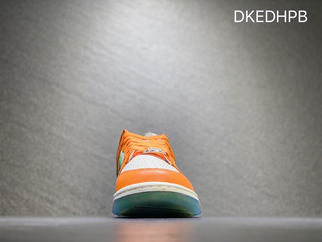 340 NIKE Dunk SB Low 低帮休闲板鞋  DR6188-800