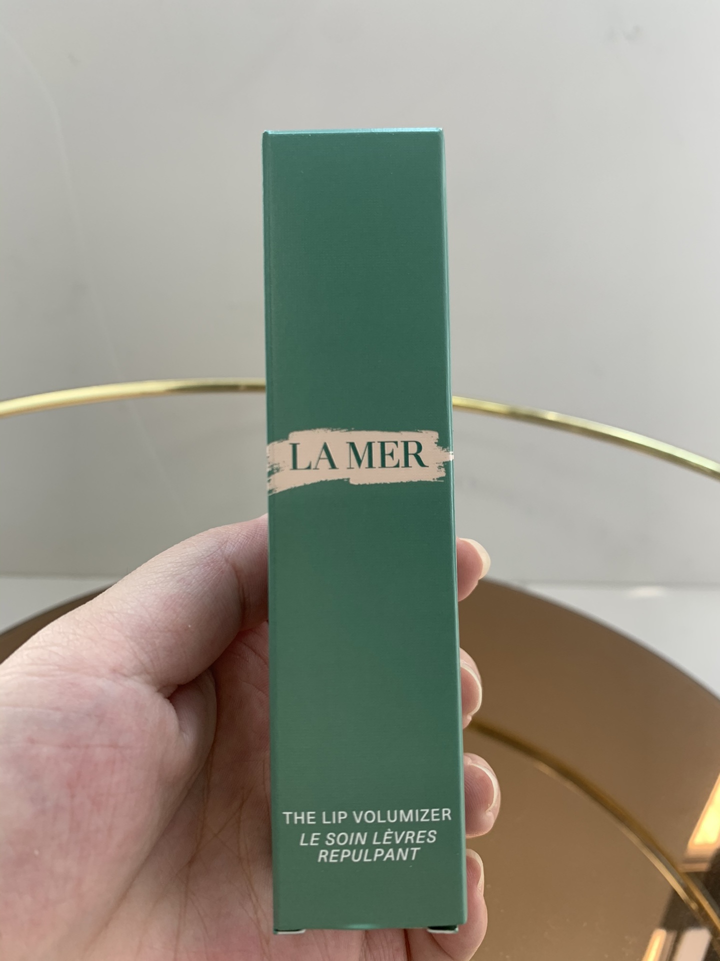¡50! ¡Ajuste de precio! Bálsamo labial La Mer versión Mingtong 7ml! Coincide en versión y sabor, este bálsamo labial en…