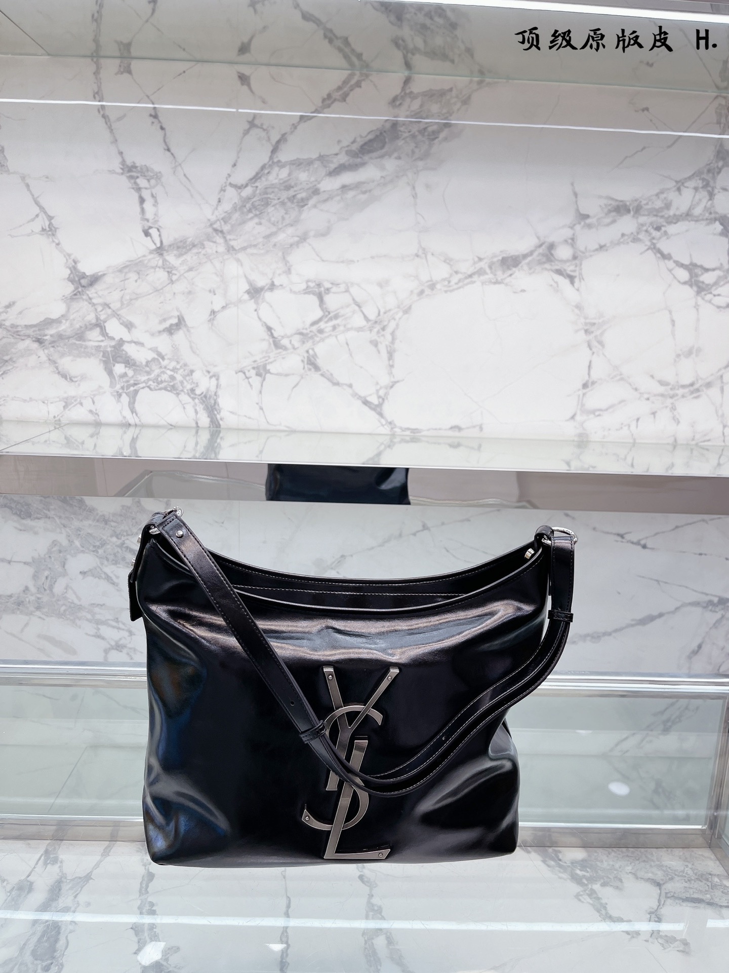 L0 原版皮  Saint Laurent 圣罗兰 YSL  圣罗兰 腋下购物袋 牛皮质地 时装/休闲 不挑衣服 尺寸35 27cm