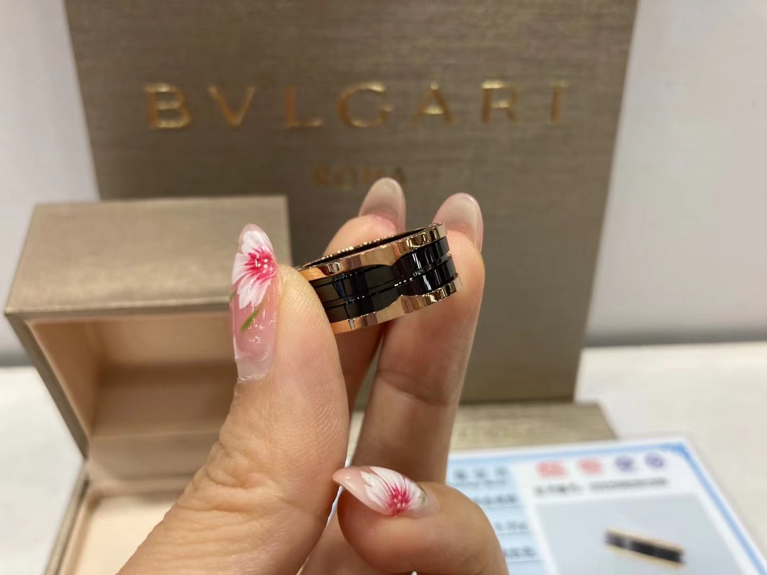 Bvlgari 客定宝格丽黑陶瓷戒指