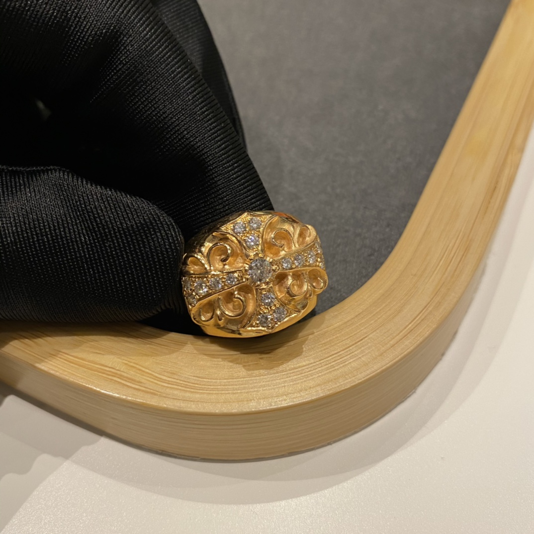 Gold-plated custom with diamond setting