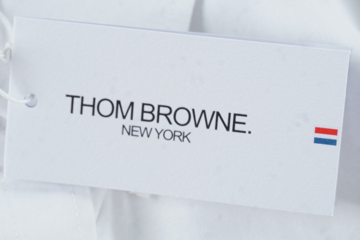 220 THOM BROWNE FW22 双肩织带衬衫