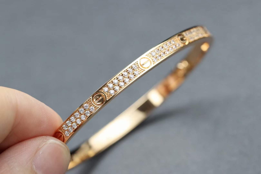 Cartier 卡地亚Cartier 款窄版满天星love手镯