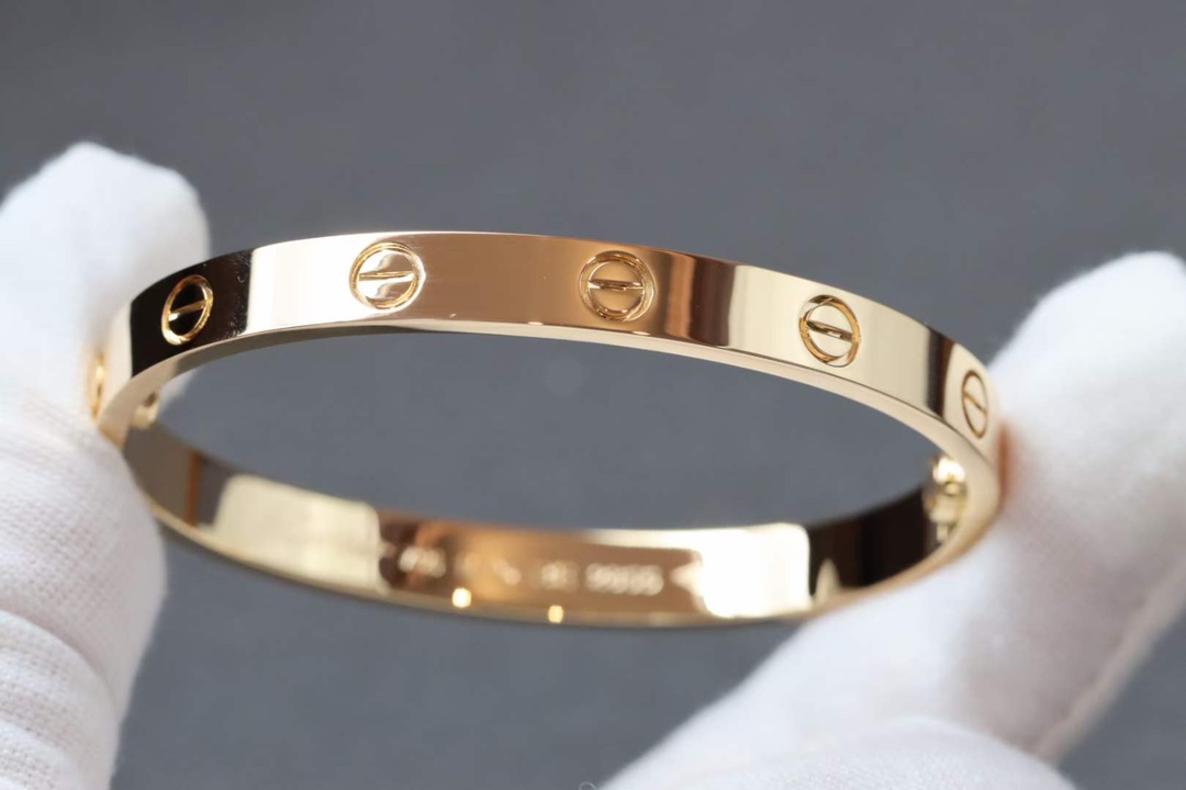 Cartier 卡地亚Cartier 款宽版love 手镯