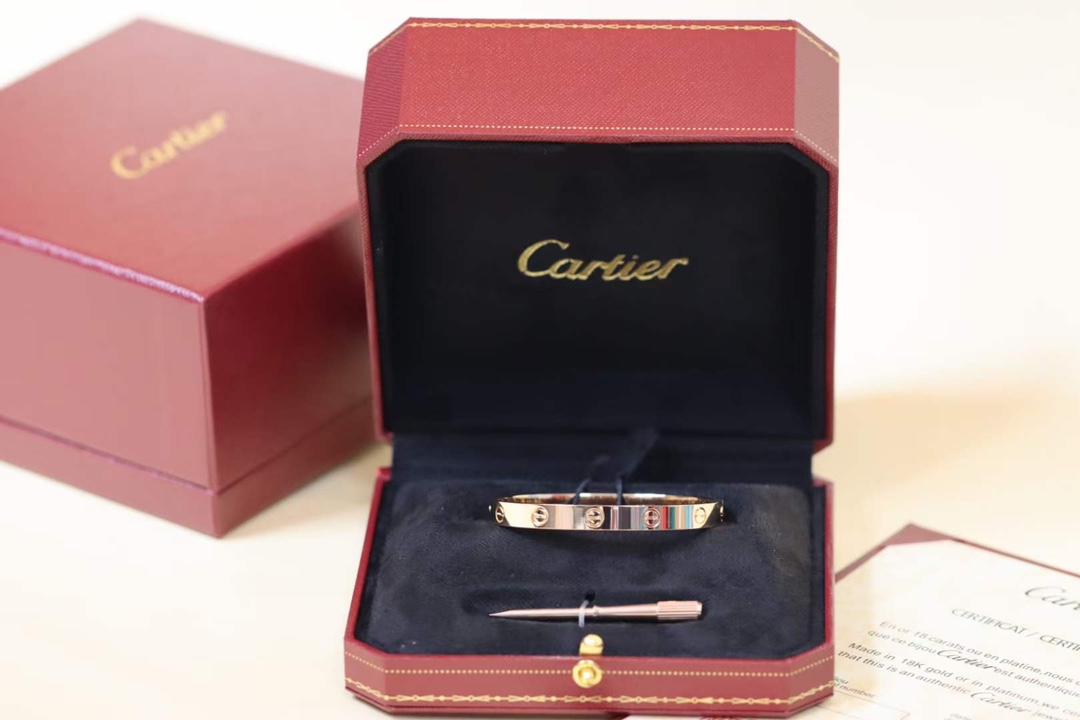 Cartier 卡地亚Cartier 款宽版love 手镯