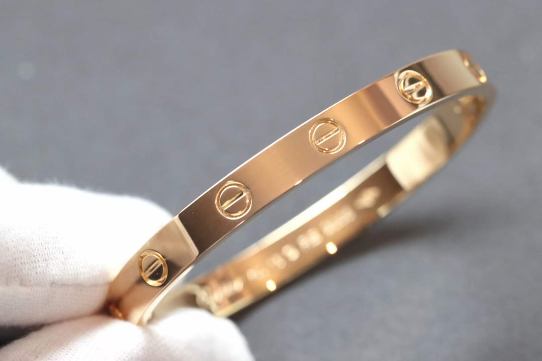 Cartier 卡地亚Cartier 款宽版love 手镯