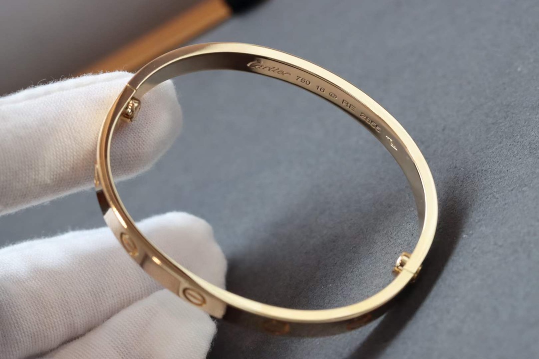Cartier 卡地亚Cartier 款宽版love 手镯