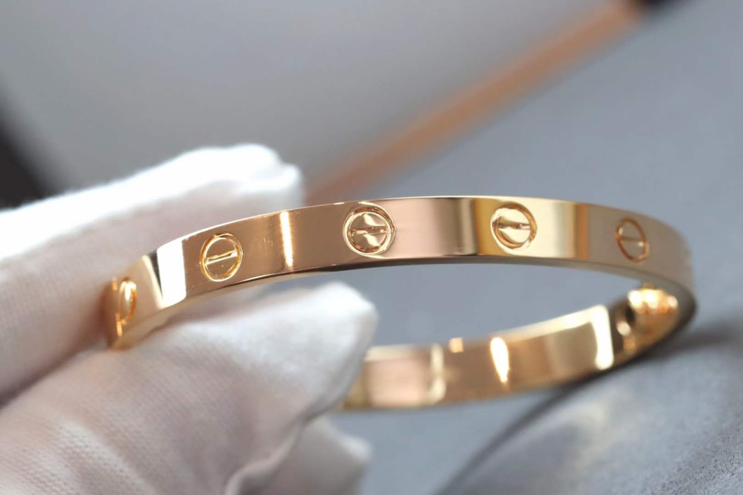 Cartier 卡地亚Cartier 款宽版love 手镯