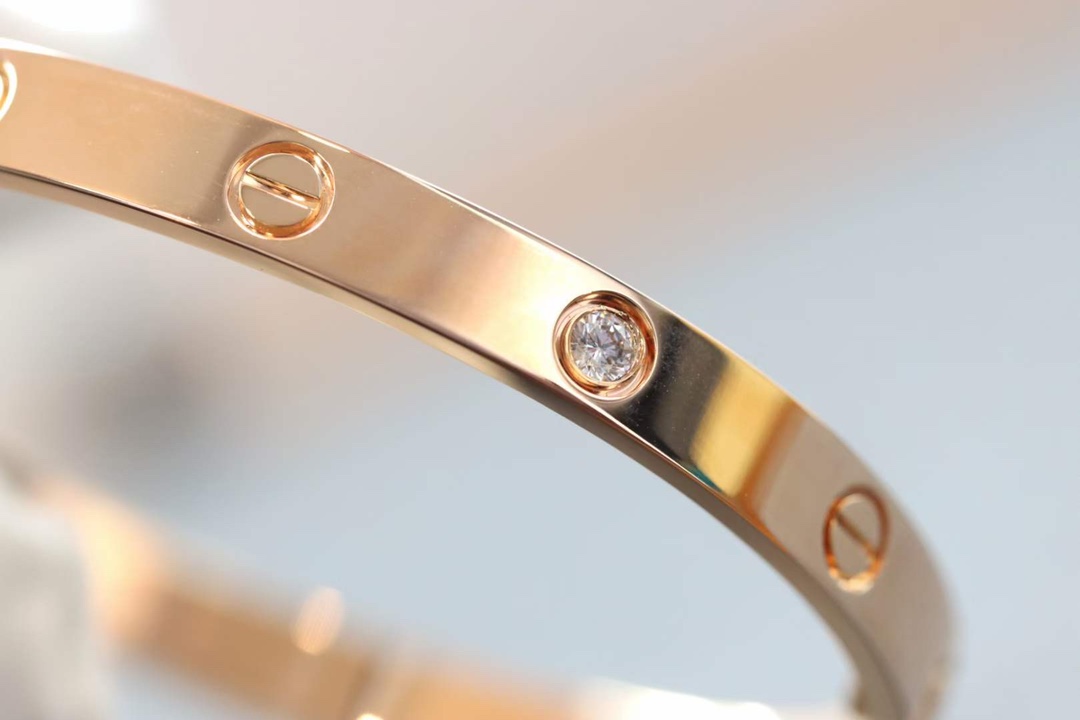 Cartier 卡地亚Cartier 经四典钻 宽版love情款侣手镯