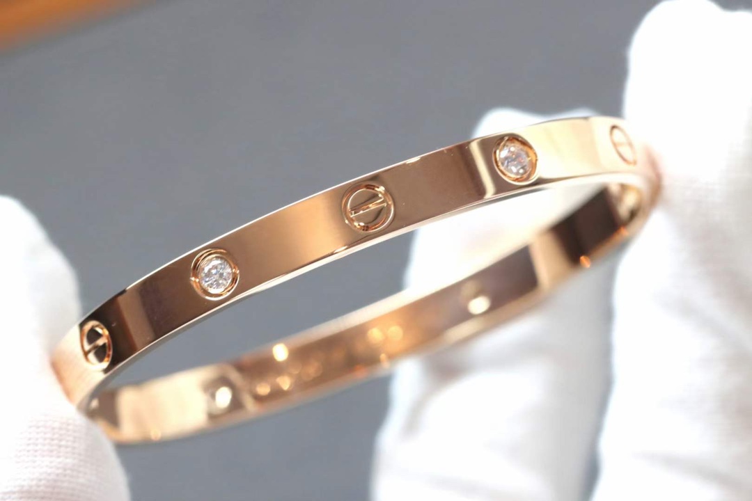 Cartier 卡地亚Cartier 经四典钻 宽版love情款侣手镯
