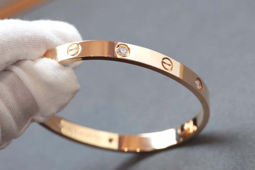 Cartier 卡地亚Cartier 经四典钻 宽版love情款侣手镯