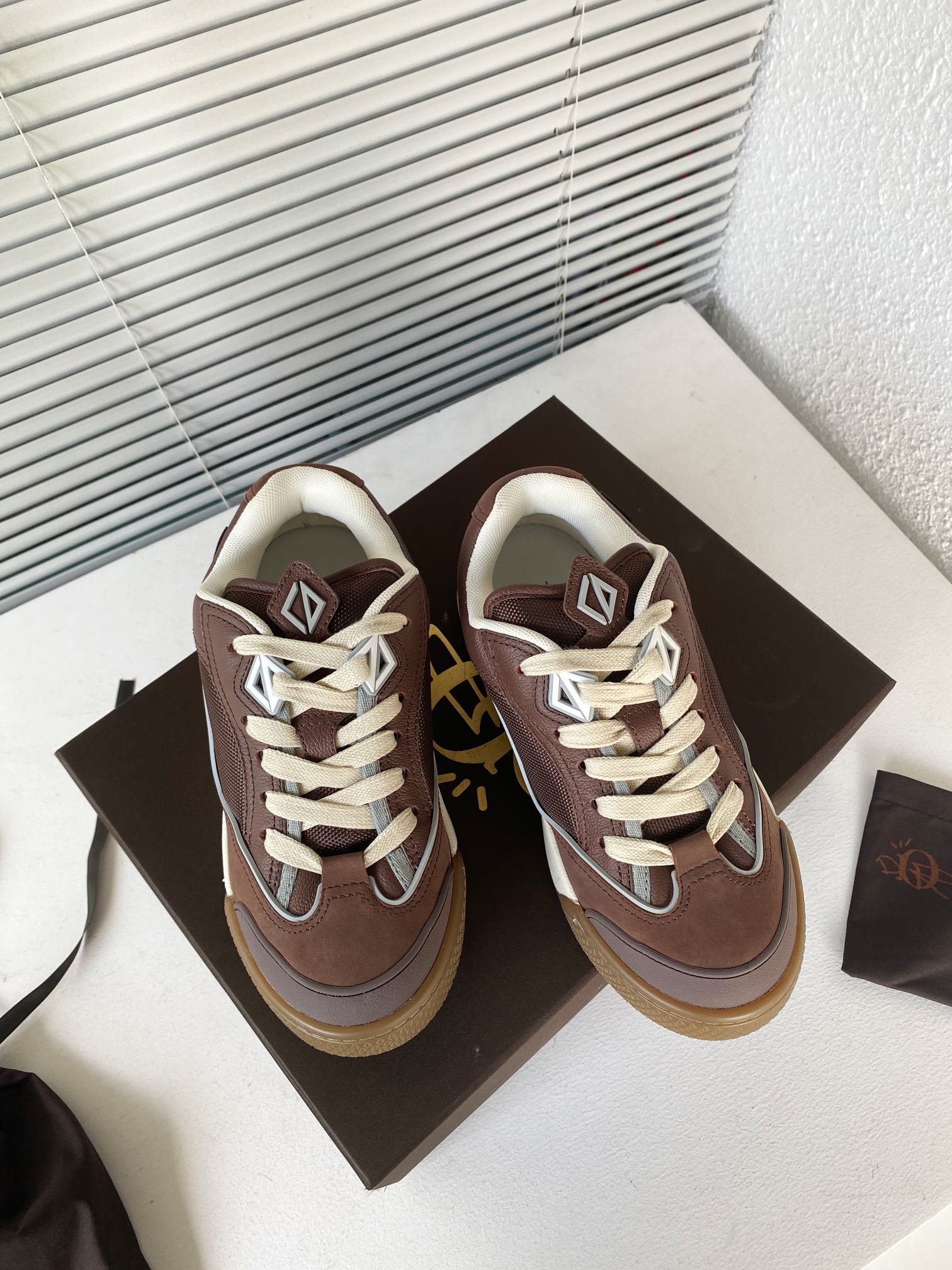 Dior x Travis Scott コラボモデル スニーカー 2022SS トップバージョン アースカラー+CDロゴディテール 男女兼用