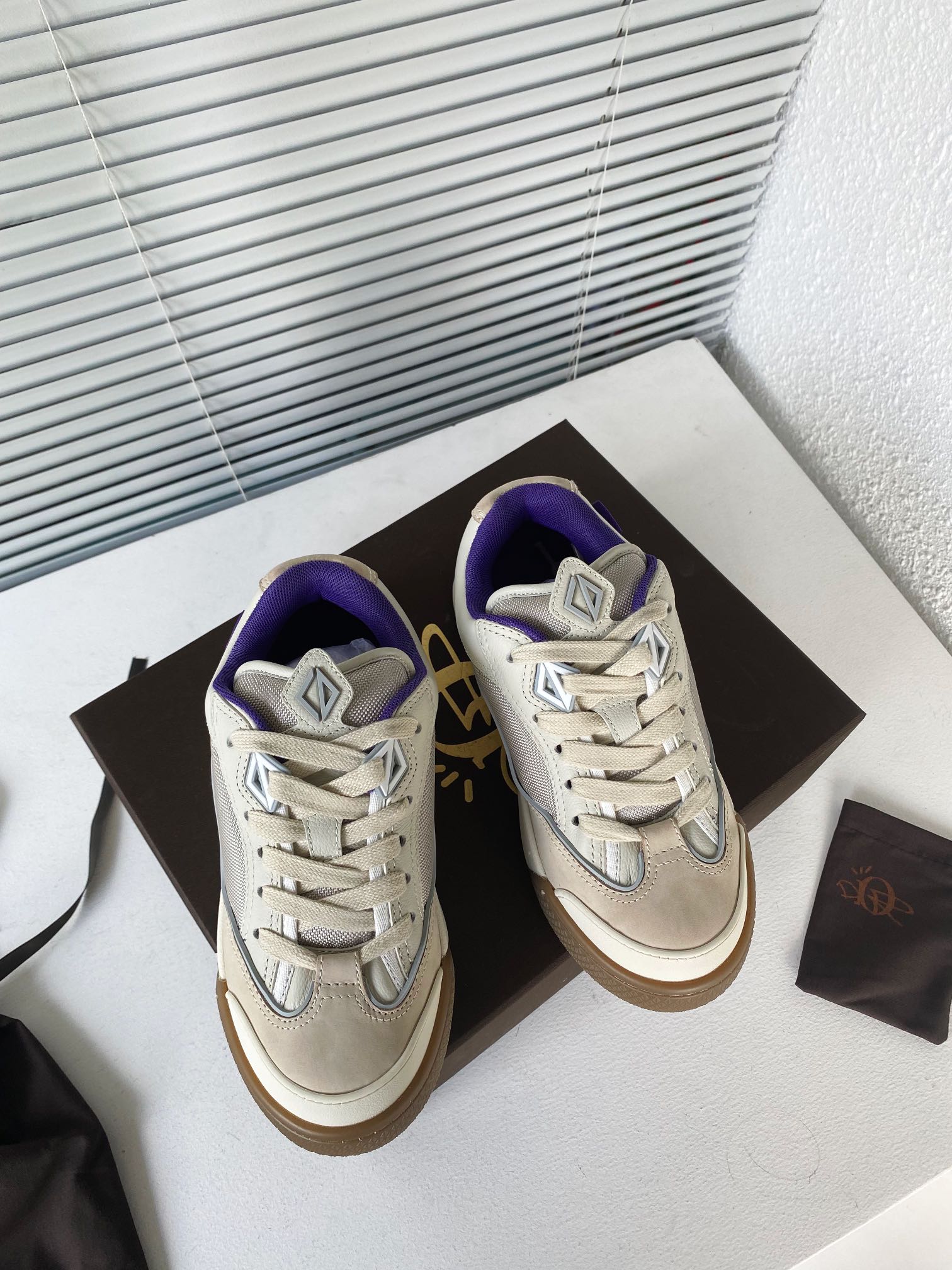 Dior x Travis Scott コラボ スニーカー 2022SS 最高級バージョン アースカラー+CD logoディテール 男女兼用