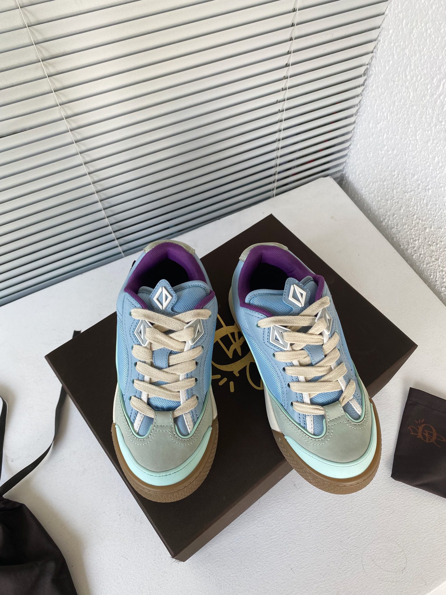 Dior x Travis Scott コラボ スニーカー 2022SS トップバージョン アースカラー+CD logoディテール 男女兼用