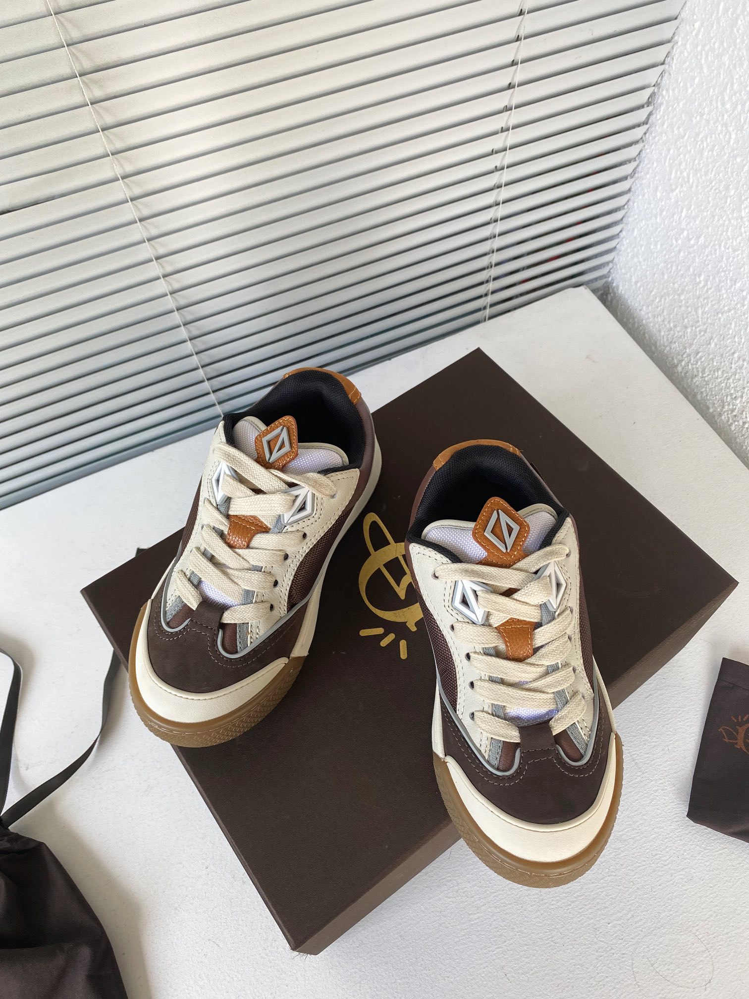 Dior x Travis Scott コラボモデル スニーカー 2022SS トップバージョン アースカラー+CD logoディテール 男女兼用