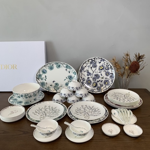 Dior Granville 41-Piece Dinnerware Set: Floral High Bone China, Elegant Tableware 1 Dior Granville 41-Piece Dinnerware Set: Floral High Bone China, Elegant Tableware
