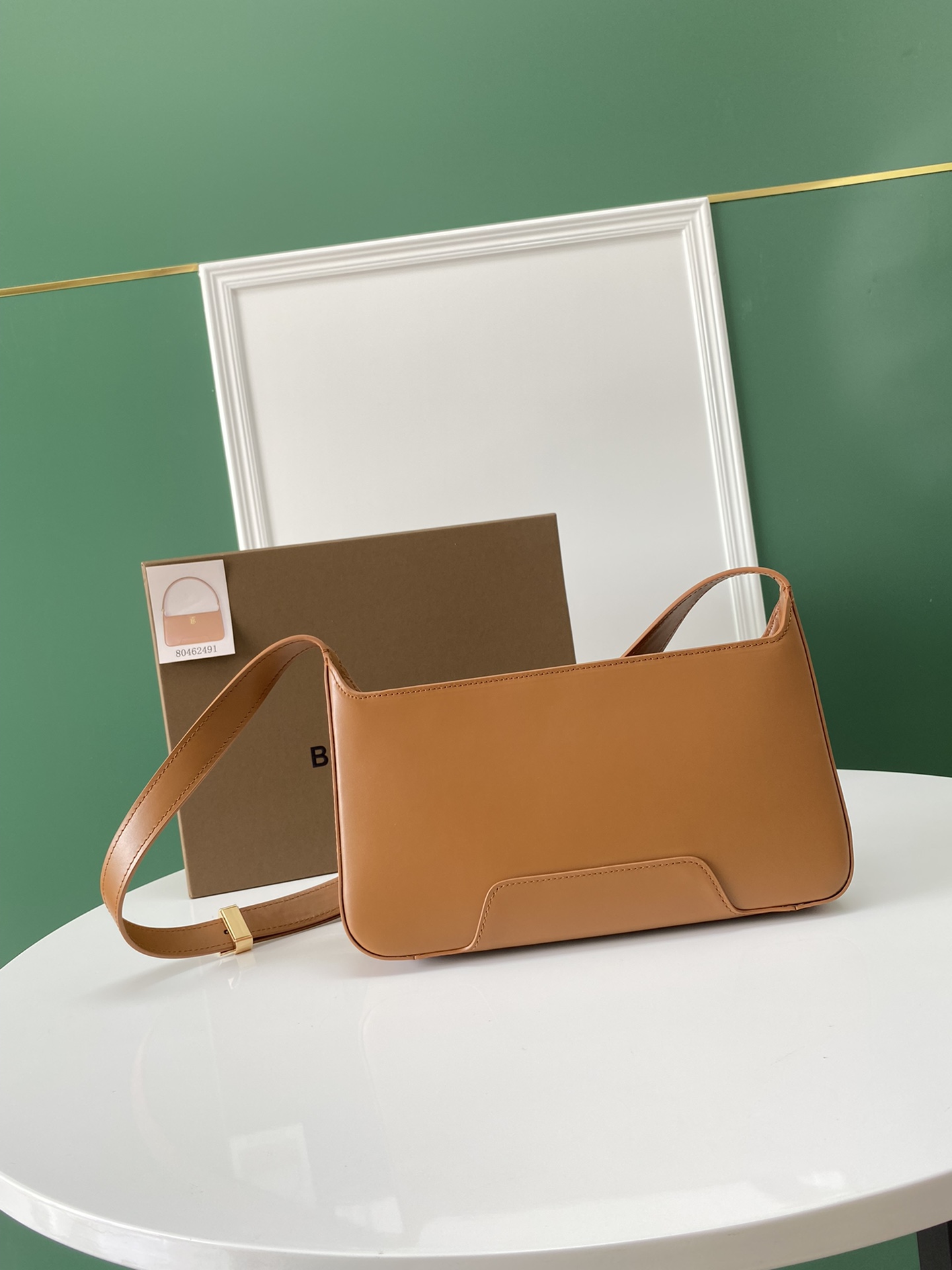 Burberry巴宝莉标志性金属logo肩背包