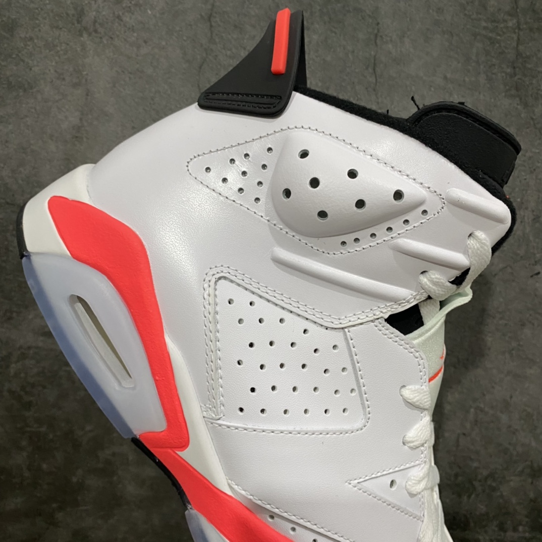 图片[7]-外贸版Air Jordan 6 Retro\”White Infrared\” AJ6“白红樱木花道红外线”384664-123 原装混卖版 男鞋真标半码原盒制 升级原档案原数据开发版型 采用同源进口细腻头层小牛皮鞋面材质 原厂流水成型工艺。中底注胶孔及缜密中底拉帮工艺 外置开窗式真Sole气垫装置组合原数据复模具大底❗️迈克尔乔丹第一双总冠军战靴， 尺码：40 40.5 41 42 42.5 43 44 44.5 45 46 47.5 诞生于 1990 年的「Infrared」配色，最早出现在元年版的 Air Max 90 上，作为球鞋发展史上最为经典的配色之一，「Infrared」也在过去 20 多年时间里被运用到各大鞋款之上，其中便包括极具人气的 Air Jordan 系列。日前 Jordan Brand 便复刻了这款即将发售的 Air Jordan VI「Infrared」配色，在经典的中筒轮廓之上，采用优质的白色皮革构成鞋面，并于中底、鞋舌上的 Jumpman 标志，以及鞋带扣与后跟处融入显眼的激光红色点亮，最后搭载淡蓝色的水晶大底呈现，在元年的基础上注入新的视觉感受。-选品中心