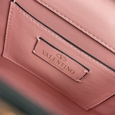 新品配盒Valentino Garavani VSLING 迷你手提包,通体覆满施华洛世奇®仿水晶,配 新品配盒Valentino Garavani VSLING 迷你手提包,通体覆满施华洛世奇®仿水晶,配