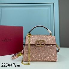 新品配盒Valentino Garavani VSLING 迷你手提包,通体覆满施华洛世奇®仿水晶,配 新品配盒Valentino Garavani VSLING 迷你手提包,通体覆满施华洛世奇®仿水晶,配