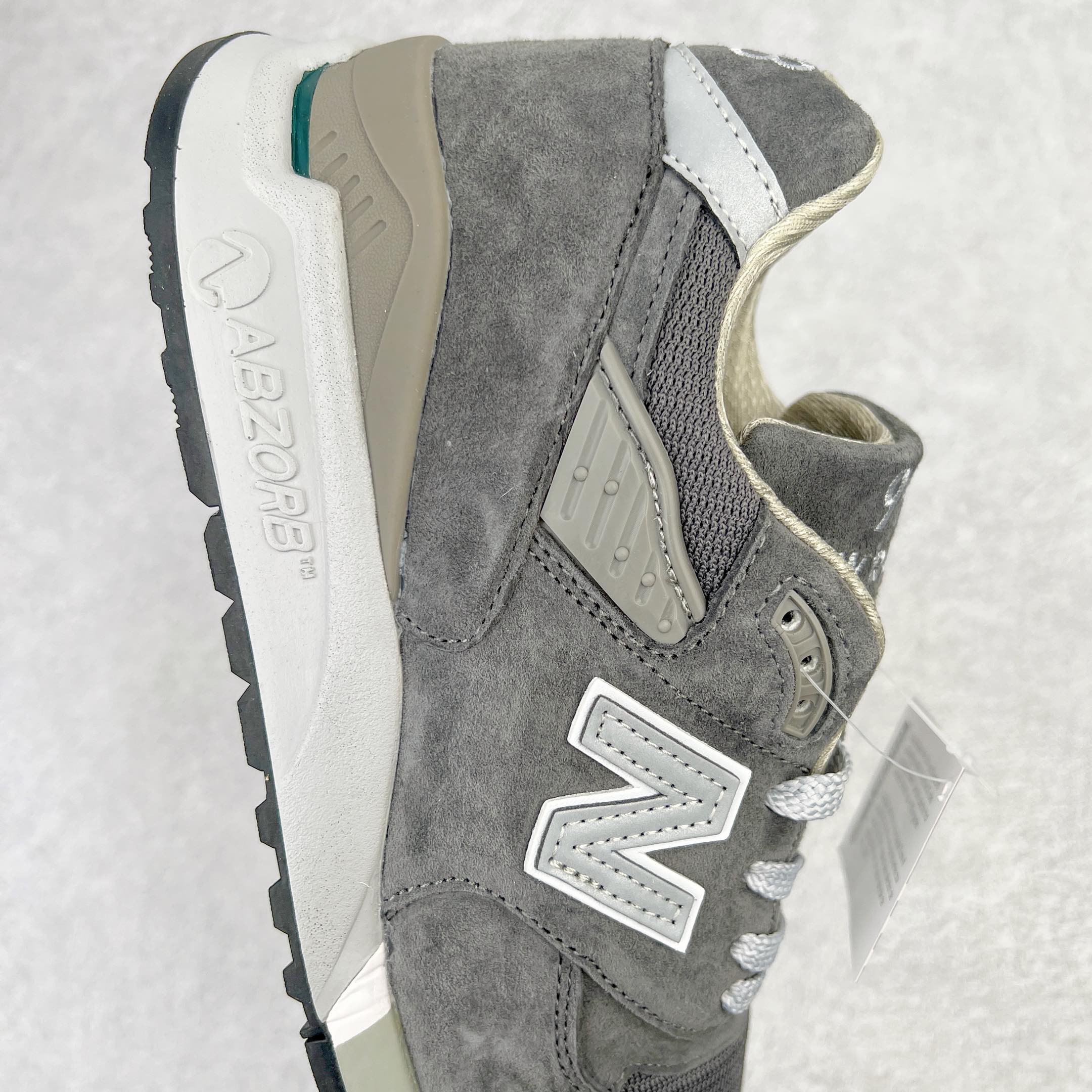 图片[5]-＃K版纯原 New Balance M998 Made in USA NB新百伦高端美产血统系列经典复古休闲运动慢跑鞋 NB998 诞生于 1993 年，作为第一双使用 ABZORB 缓冲材料的鞋款，一经发售就受到大量消费者的热烈追捧，如今已经成为了历久不衰的经典代表鞋款之一。原楦原数据开发版型 以优质面料制成鞋面结构。鞋面采用经典网眼布材质，辅以绒面革覆盖，带来更加清爽舒适的穿着体验。鞋舌上标记的 \\\”998\\\” 字样增强鞋款辨识度的同时，为鞋款注入更多动人细节。鞋款采用 ABZORB 缓冲材料的中底，通过缓冲和压缩阻力相结合来吸收冲击，稳定性高，不易打滑，助你畅享舒适有型的运动体验。采用猪巴革组合网织鞋面材质 后跟嵌入TPU装饰条稳固 升级原装5层独立私模 尺码：36 36.5 37 38 39.5 40 40.5 41.5 42 42.5 43 44 44.5 45-选品中心