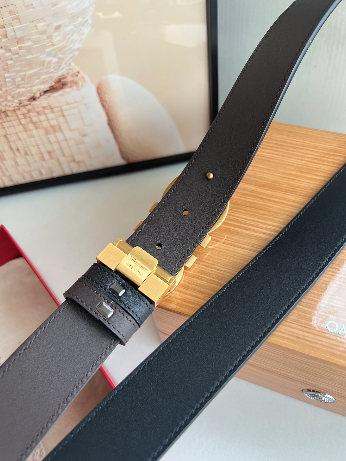 Ferragamo菲拉格慕   发财8字扣腰带3.5厘米