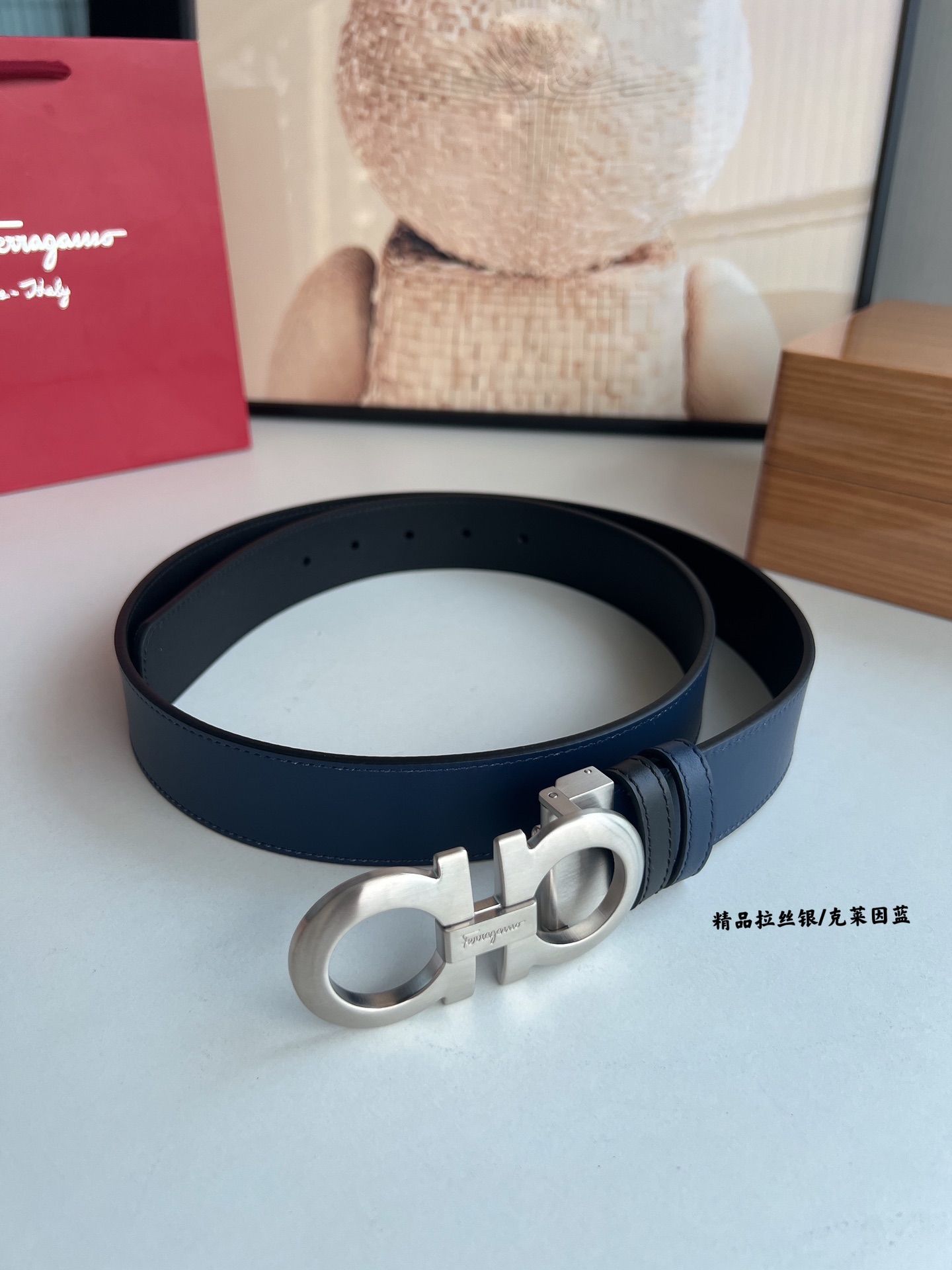 Ferragamo菲拉格慕   发财8字扣腰带3.5厘米
