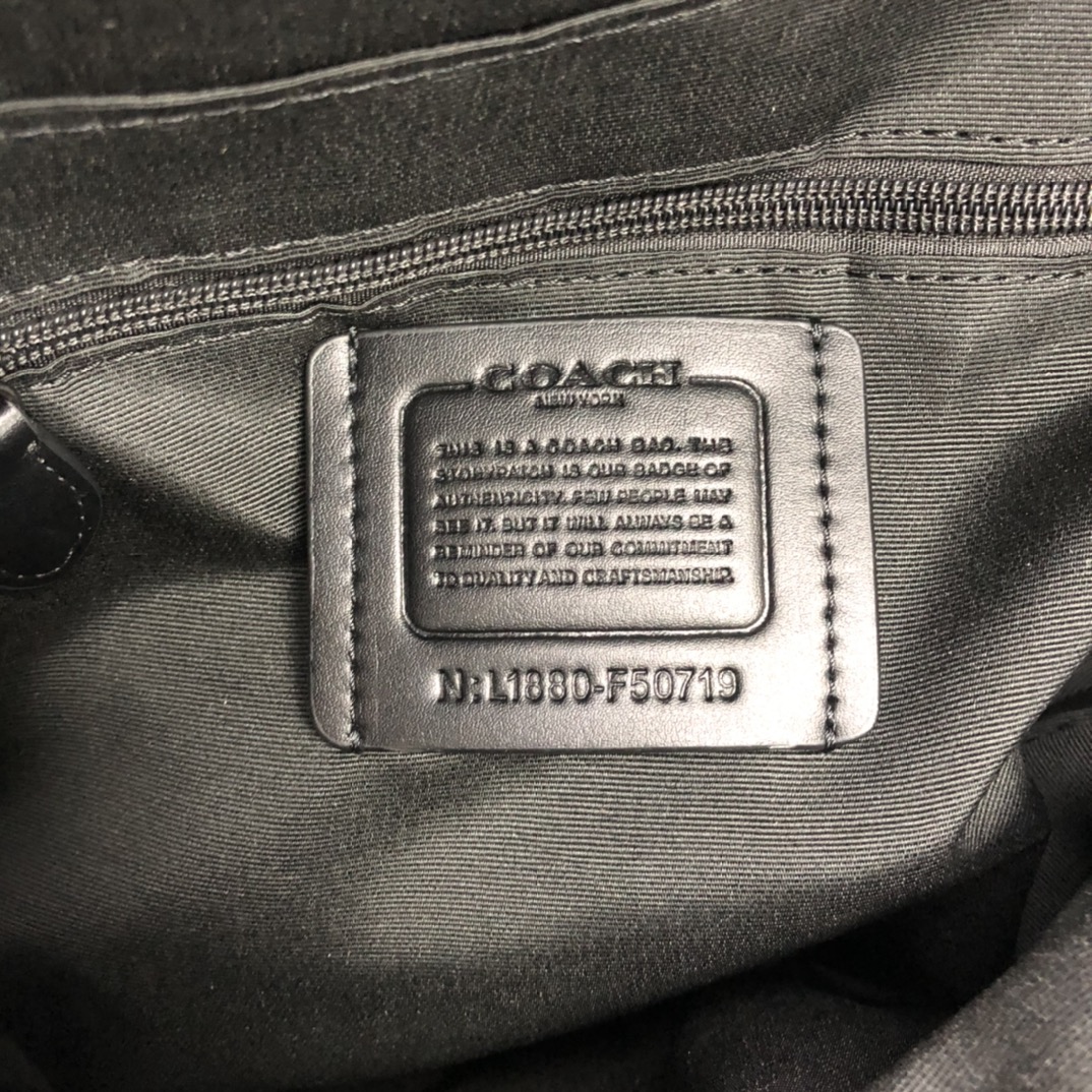 Coach coach/蔻驰男士双肩包 50719 头层牛皮立体压花浮雕男书包/背包/旅行包 双拉链