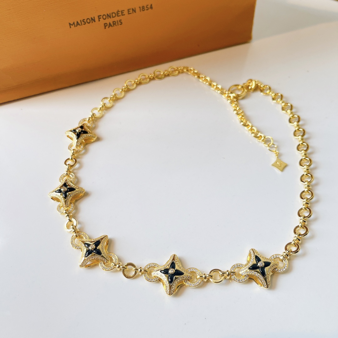Louis Vuitton Jewelry Necklaces & Pendants Gold Platinum Yellow Set With Diamonds