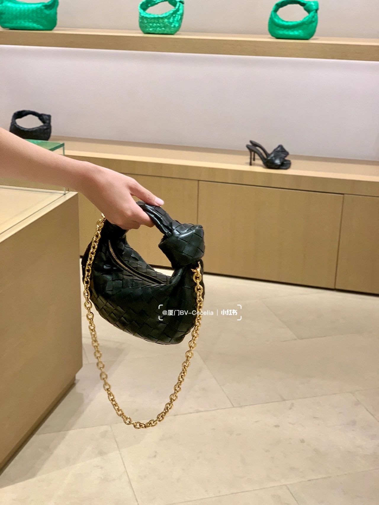 Bottega Veneta MINI CHAIN JODIE 28CM BAG 709562黑色