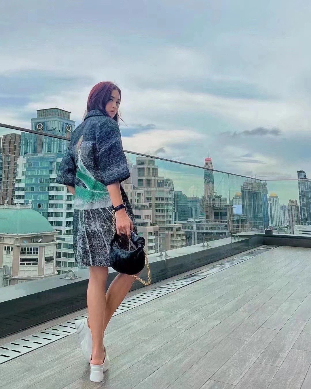 Bottega Veneta MINI CHAIN JODIE 28CM BAG 709562黑色