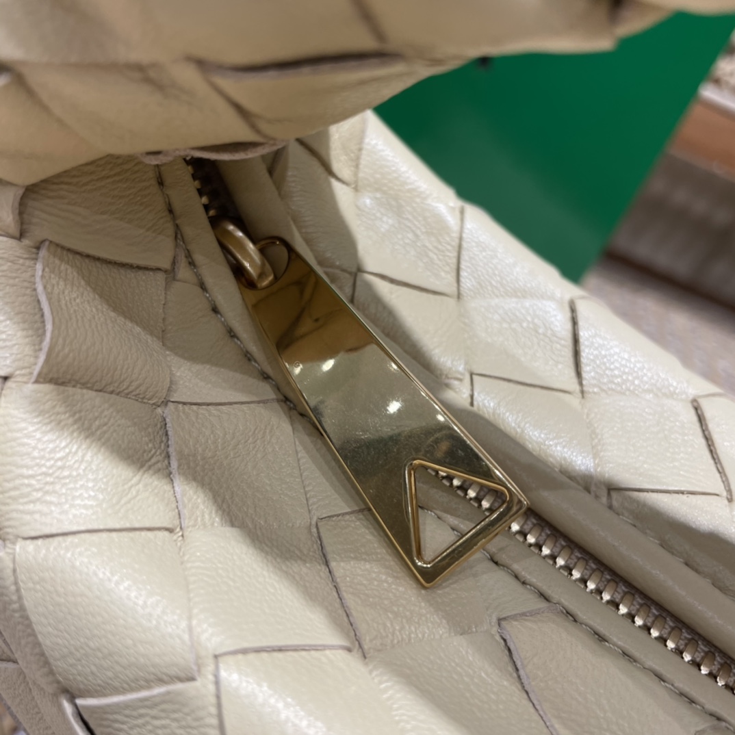 Bottega Veneta MINI CHAIN JODIE 28CM BAG 709562燕麦色