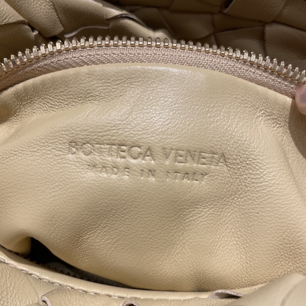 Bottega Veneta MINI CHAIN JODIE 28CM BAG 709562燕麦色