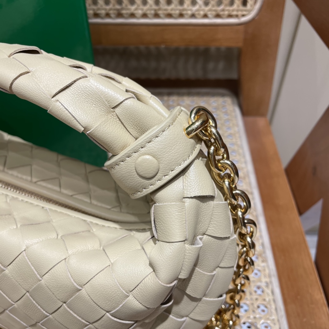 Bottega Veneta MINI CHAIN JODIE 28CM BAG 709562燕麦色