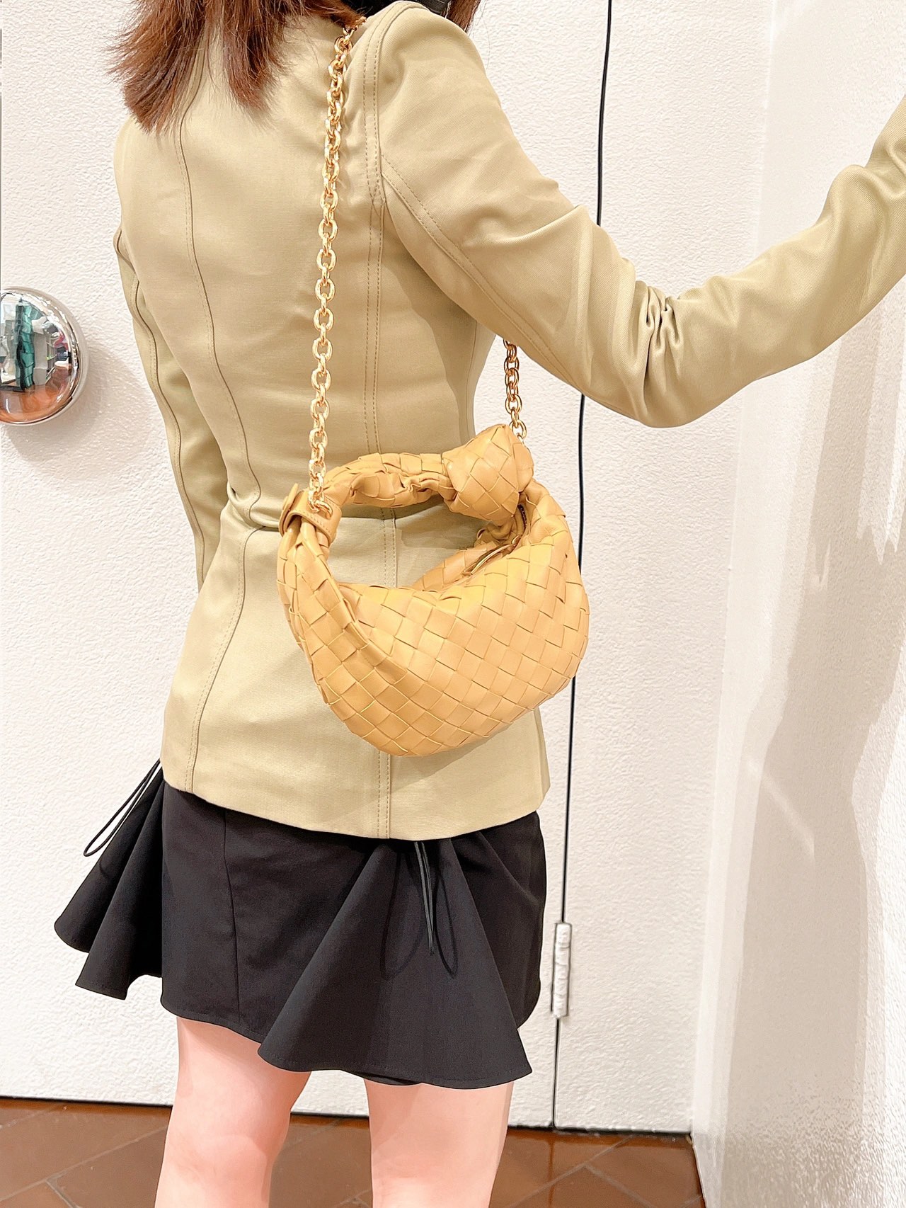 Bottega Veneta MINI CHAIN JODIE 28CM BAG 709562燕麦色