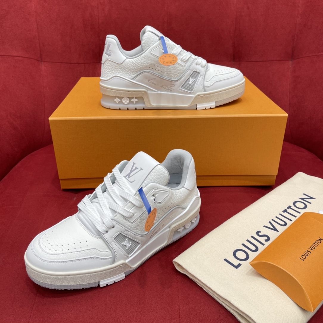 Louis Vuitton 驴牌＃ Trainer白水泥 一年四季_百搭鞋王 配色干净上脚又舒服～完美驾驭各种风格还可以增高 它压根没有缺点～ 白色荔枝纹牛皮 独家开模的大底 35-40码