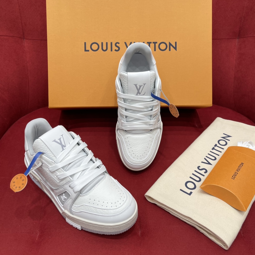 Louis Vuitton 驴牌＃ Trainer白水泥 一年四季_百搭鞋王 配色干净上脚又舒服～完美驾驭各种风格还可以增高 它压根没有缺点～ 白色荔枝纹牛皮 独家开模的大底 35-40码