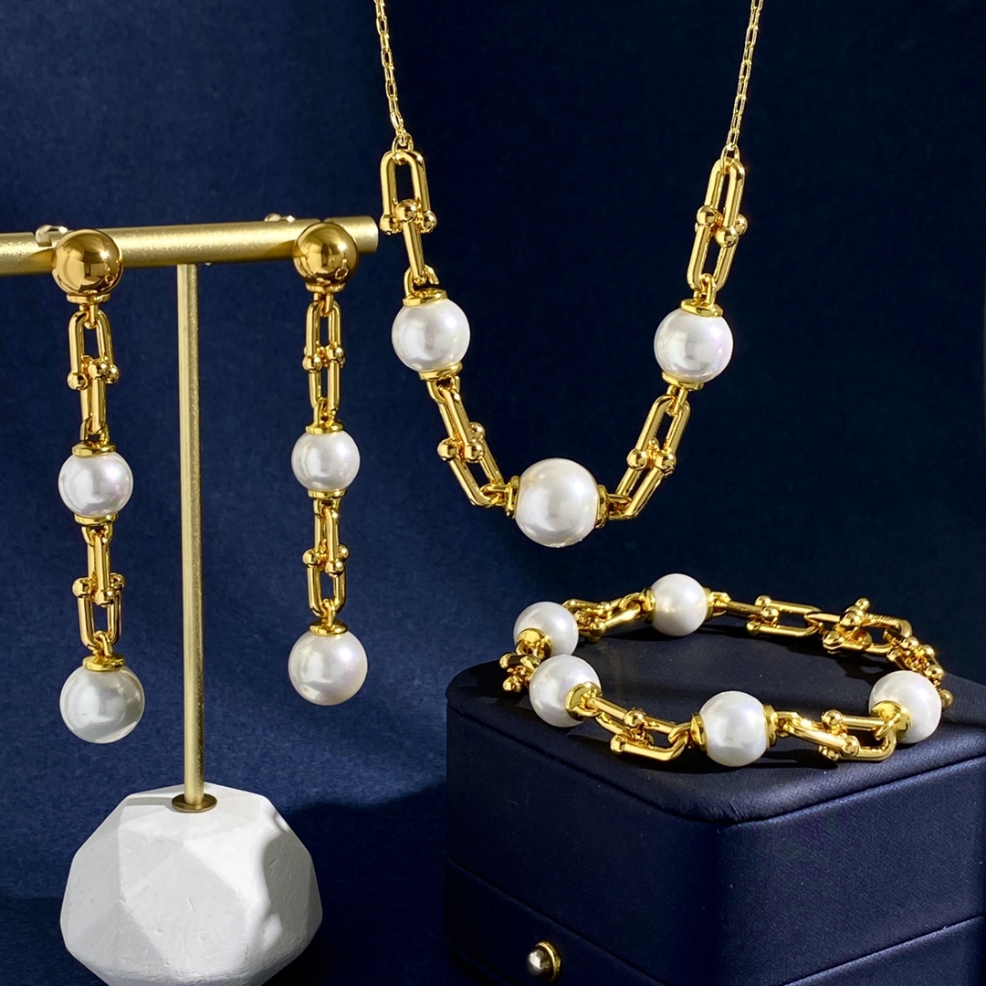 Tiffany & Co. TFN蒂芙尼U形光面竹节链环间大小珍珠项链 黄铜材料+合成贝珠 电镀18K金白金 金银2个色 尺寸:总长度约43cm+2cm