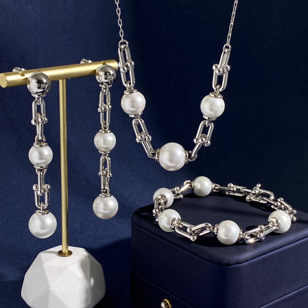 Tiffany & Co. TFN蒂芙尼U形光面竹节链环间大小珍珠项链 黄铜材料+合成贝珠 电镀18K金白金 金银2个色 尺寸:总长度约43cm+2cm