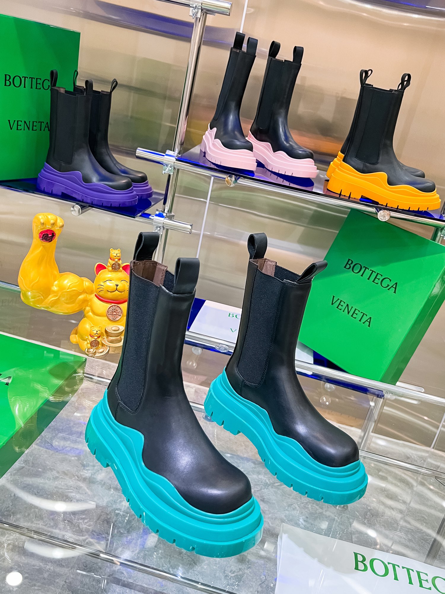 Bottega V’s New Bottom-Heavy Boots: P-bot 900 Series Review - 图片 2