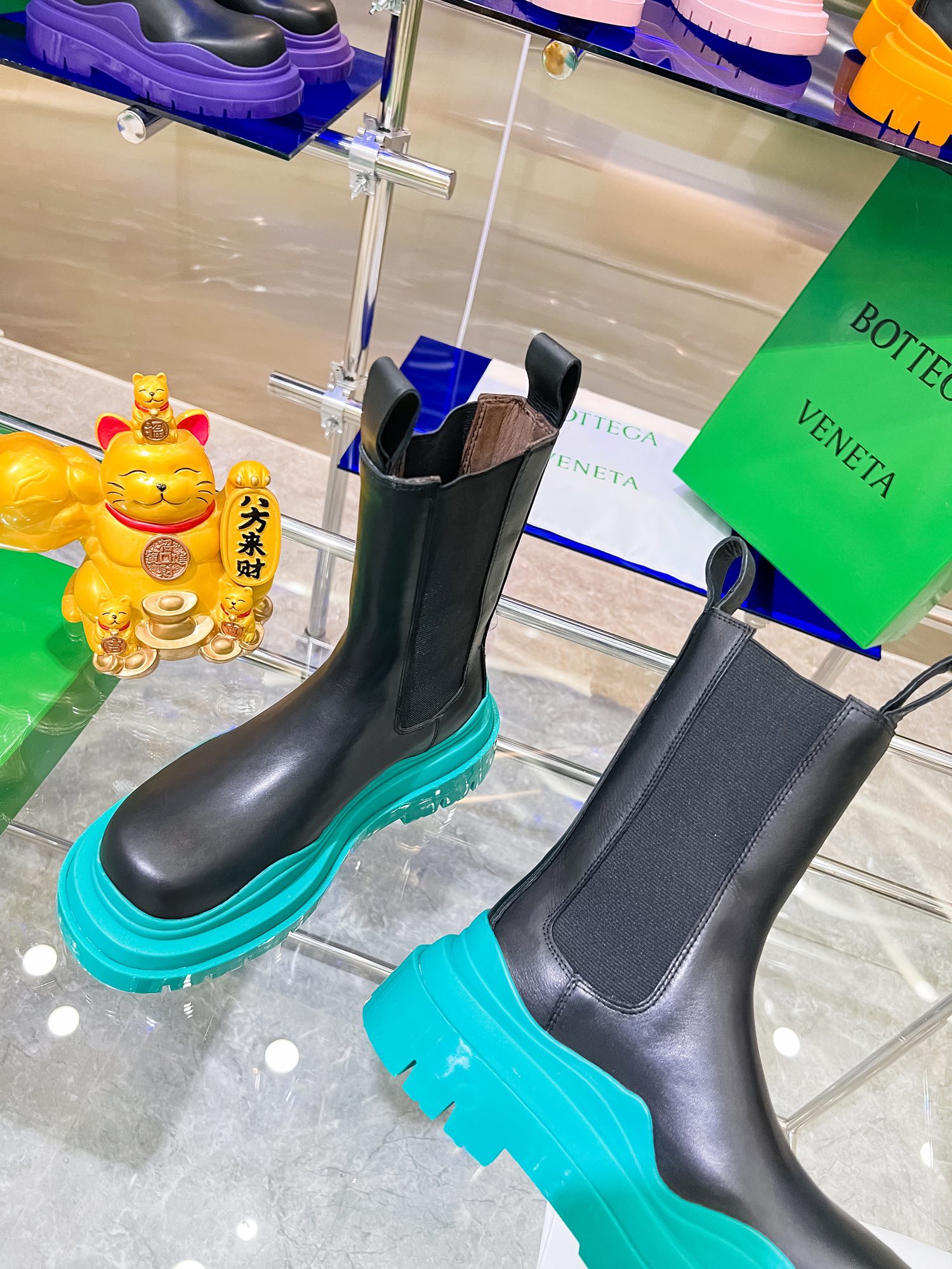 Bottega V’s New Bottom-Heavy Boots: P-bot 900 Series Review - 图片 5