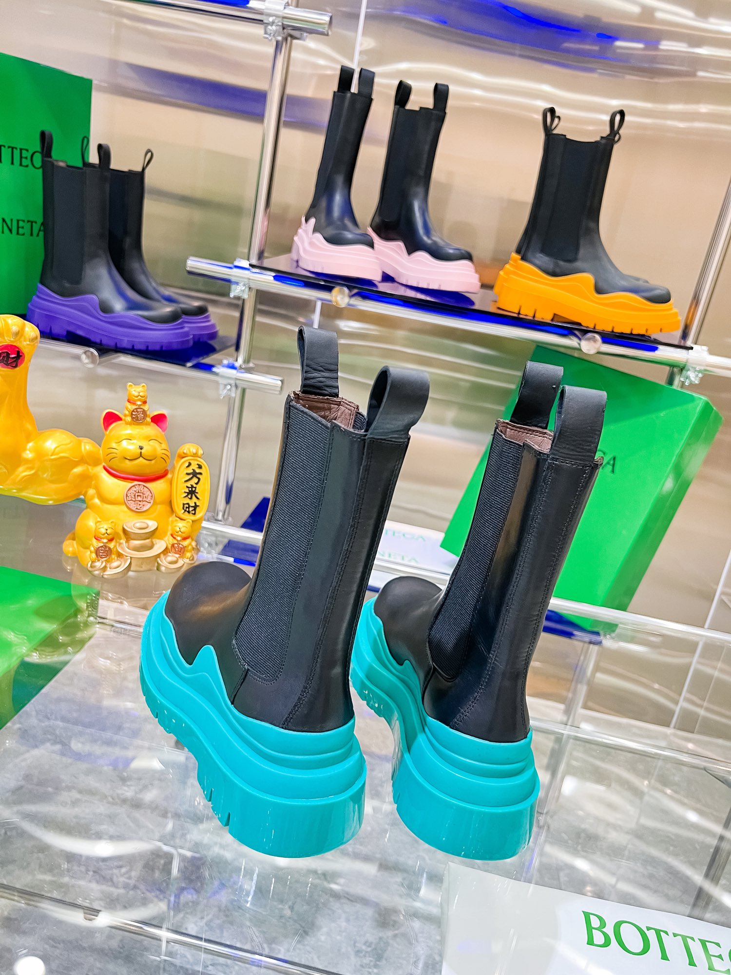 Bottega V’s New Bottom-Heavy Boots: P-bot 900 Series Review - 图片 7