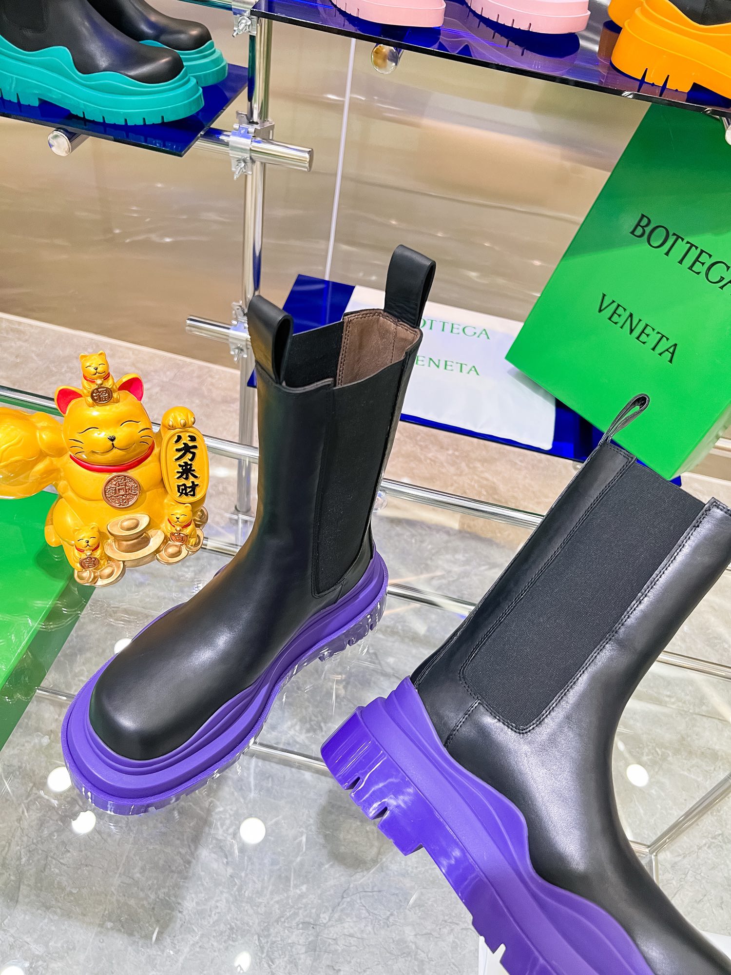 Bottega V’s New Coloured Bottom-Heavy Boots Series for P-bot 900 Men and Women - 图片 8