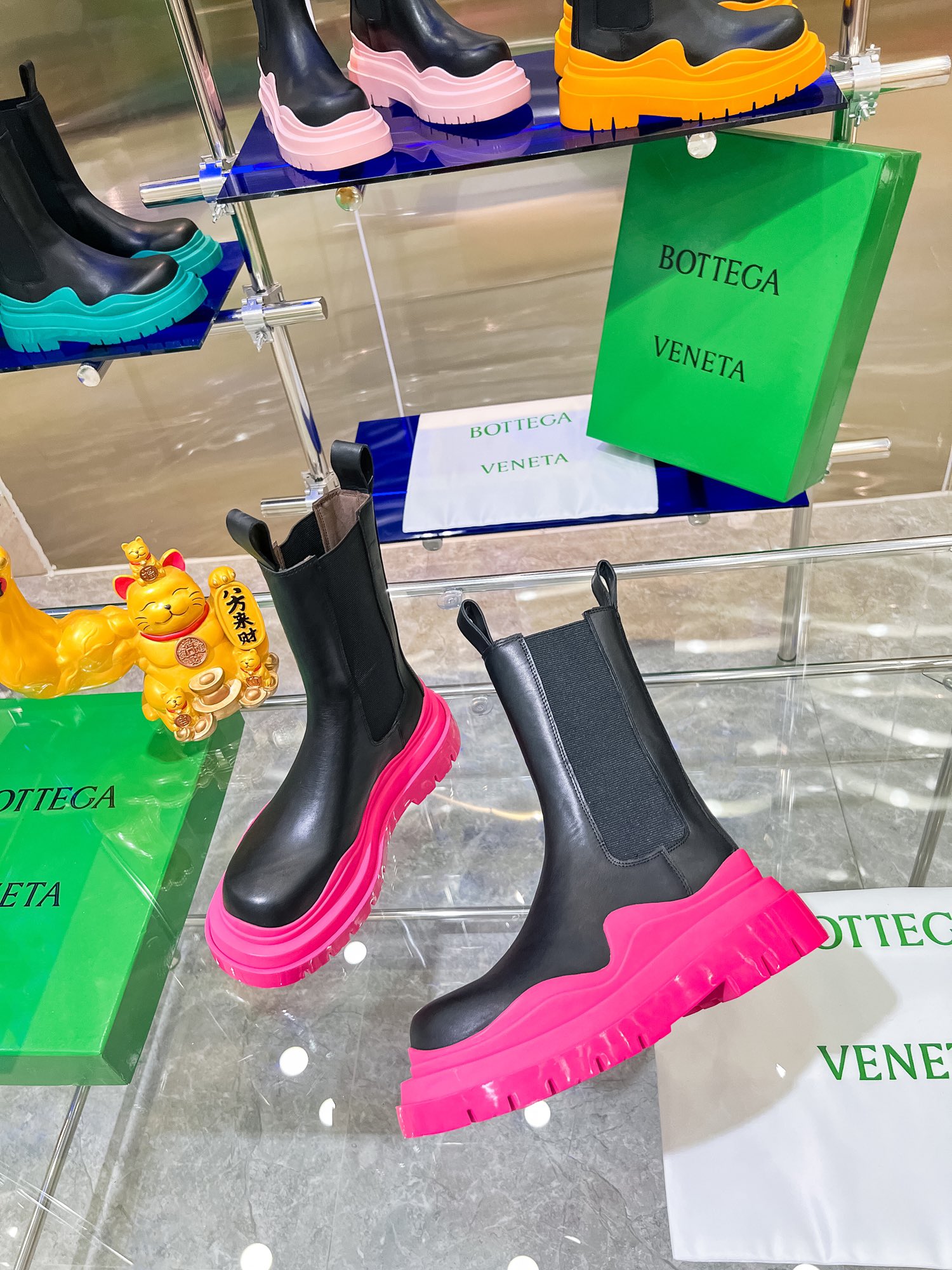 Bottega V’s New Coloured Bottom-Heavy Boots: P-bot 900 Series Launch - 图片 3