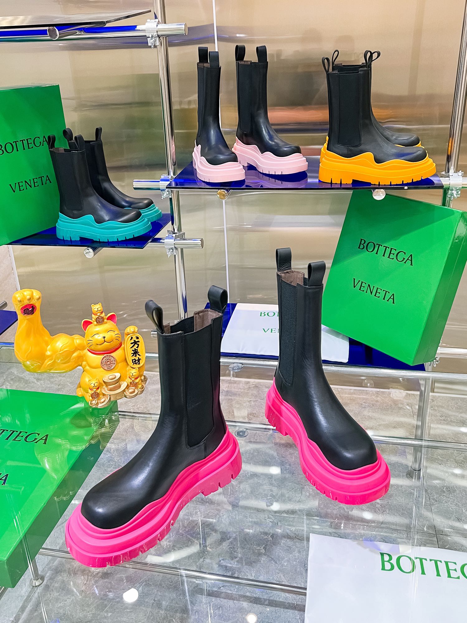 Bottega V’s New Coloured Bottom-Heavy Boots: P-bot 900 Series Launch - 图片 5