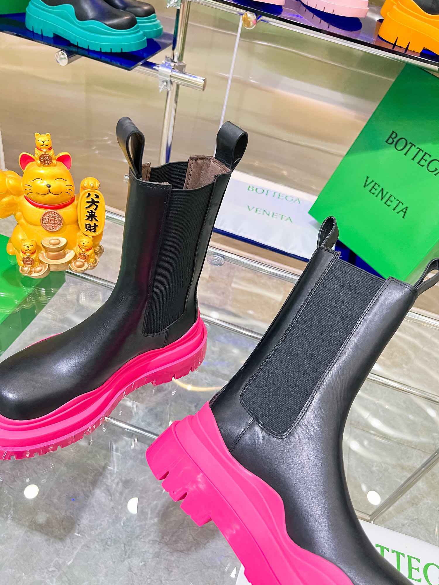 Bottega V’s New Coloured Bottom-Heavy Boots: P-bot 900 Series Launch - 图片 8