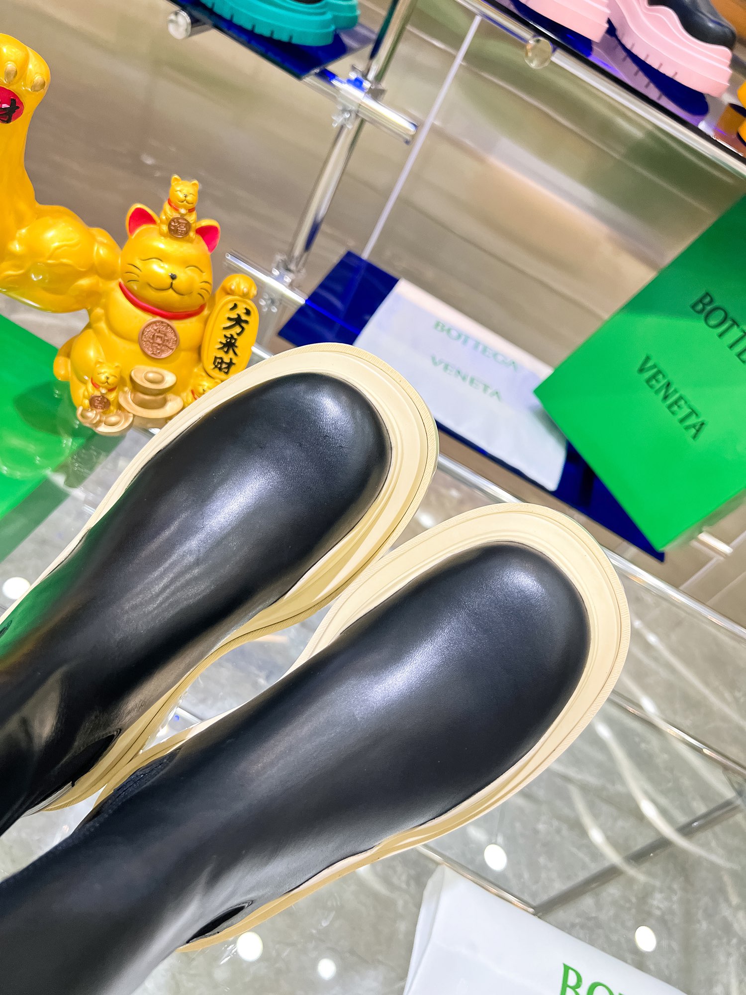 Bottega V’s New Bottom-Heavy Boots: P-bot 900 Series Upgrade. - 图片 4