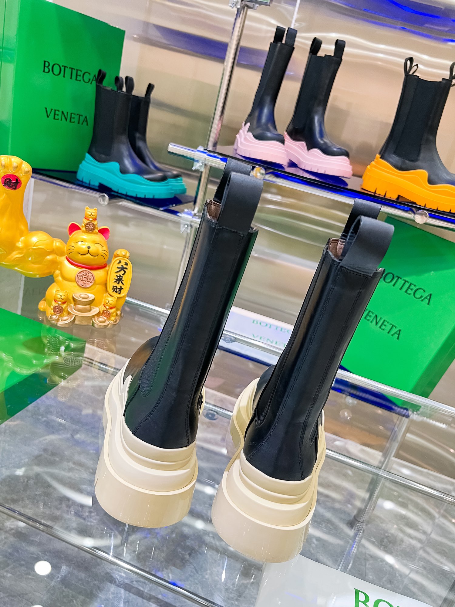 Bottega V’s New Bottom-Heavy Boots: P-bot 900 Series Upgrade. - 图片 3