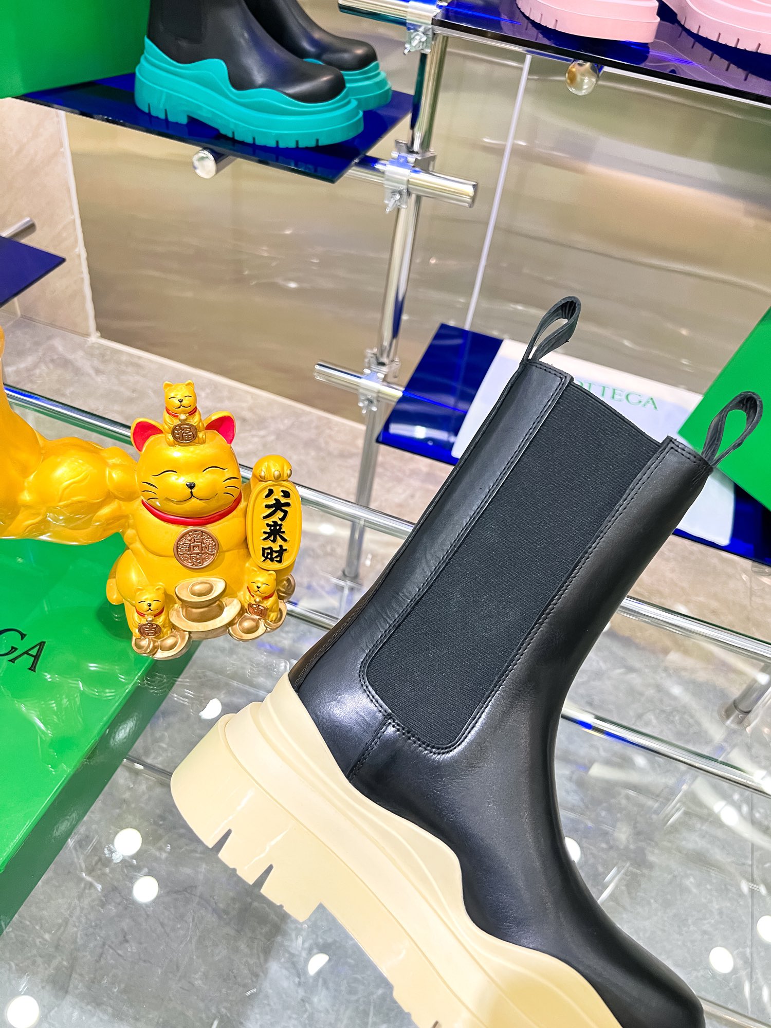 Bottega V’s New Bottom-Heavy Boots: P-bot 900 Series Upgrade. - 图片 7