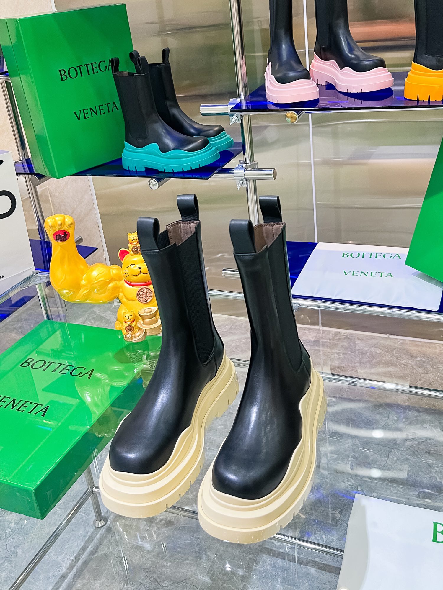 Bottega V’s New Bottom-Heavy Boots: P-bot 900 Series Upgrade. - 图片 1
